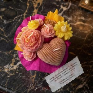 Cesta de flores perfumadas en cera